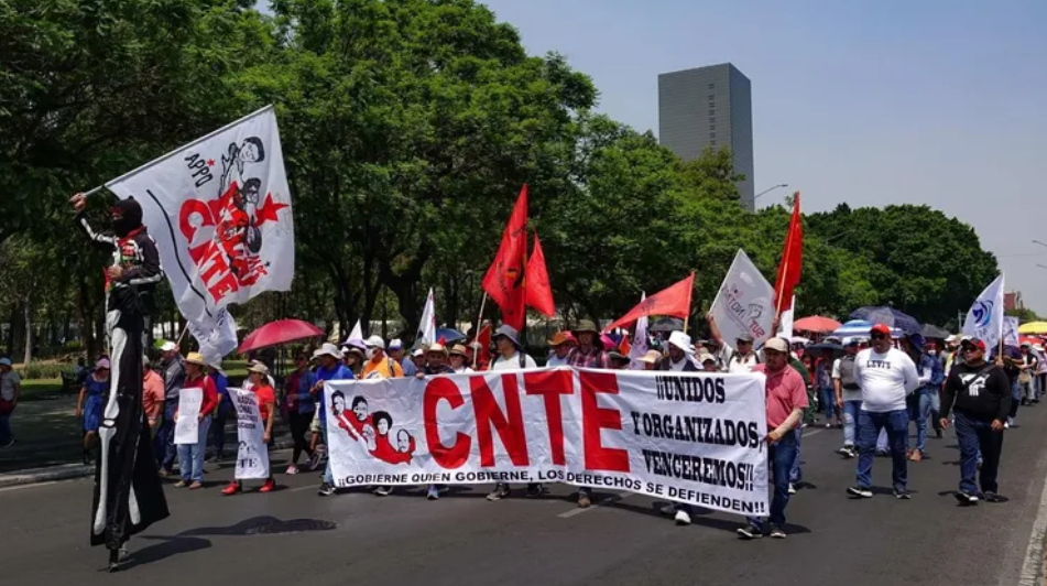 Bloqueo de la CNTE en el AICM