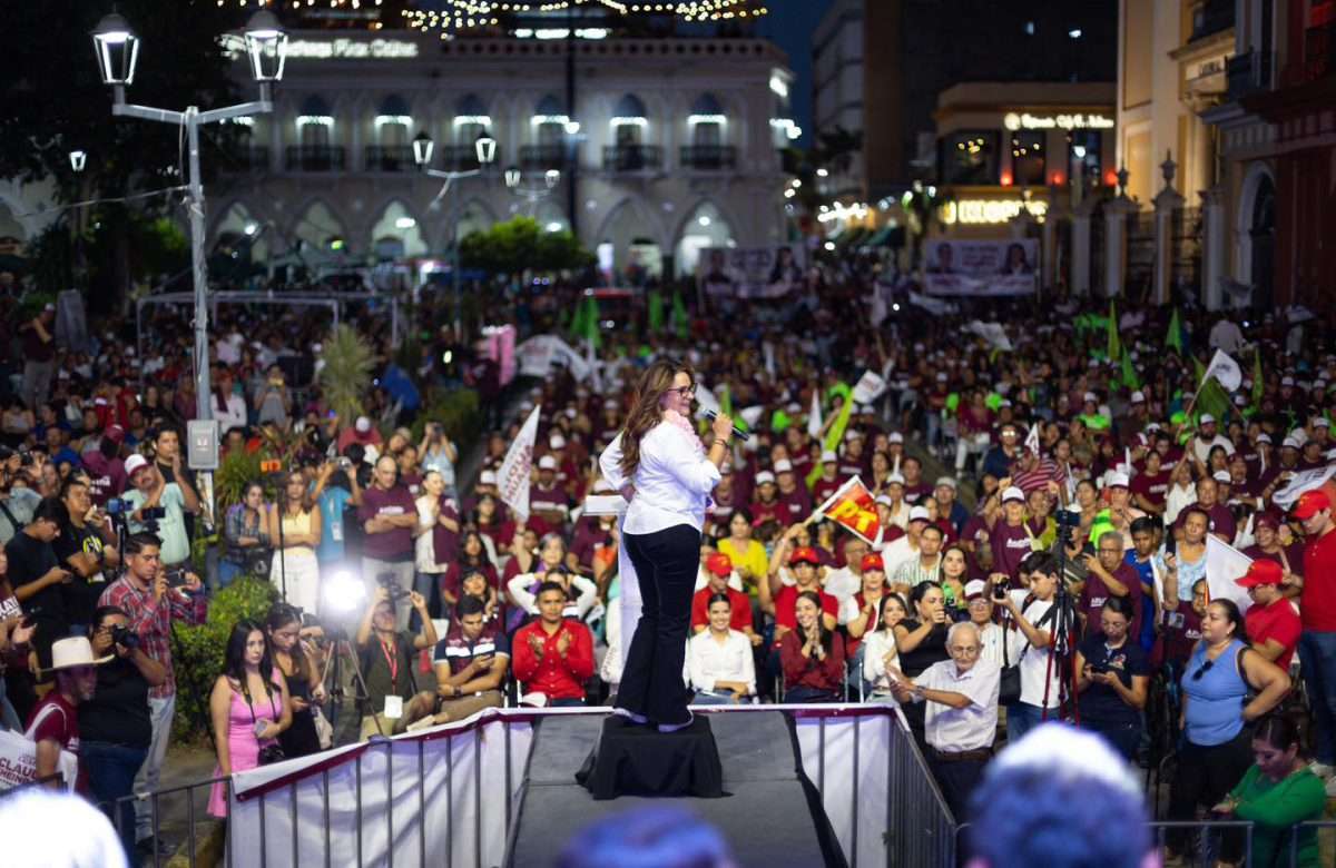 Azucena López Cierra su Campaña Acompañada por la Banda Maguey
