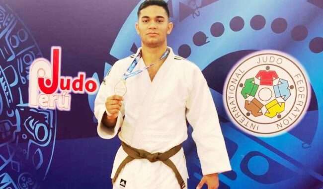  Éxito en Judo para la UdeC: Javier Alejandro Rosas conquista oro y plata 
